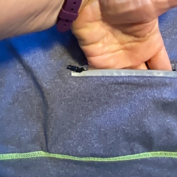 PINK Size Medium Pullover - Picture 7 of 7